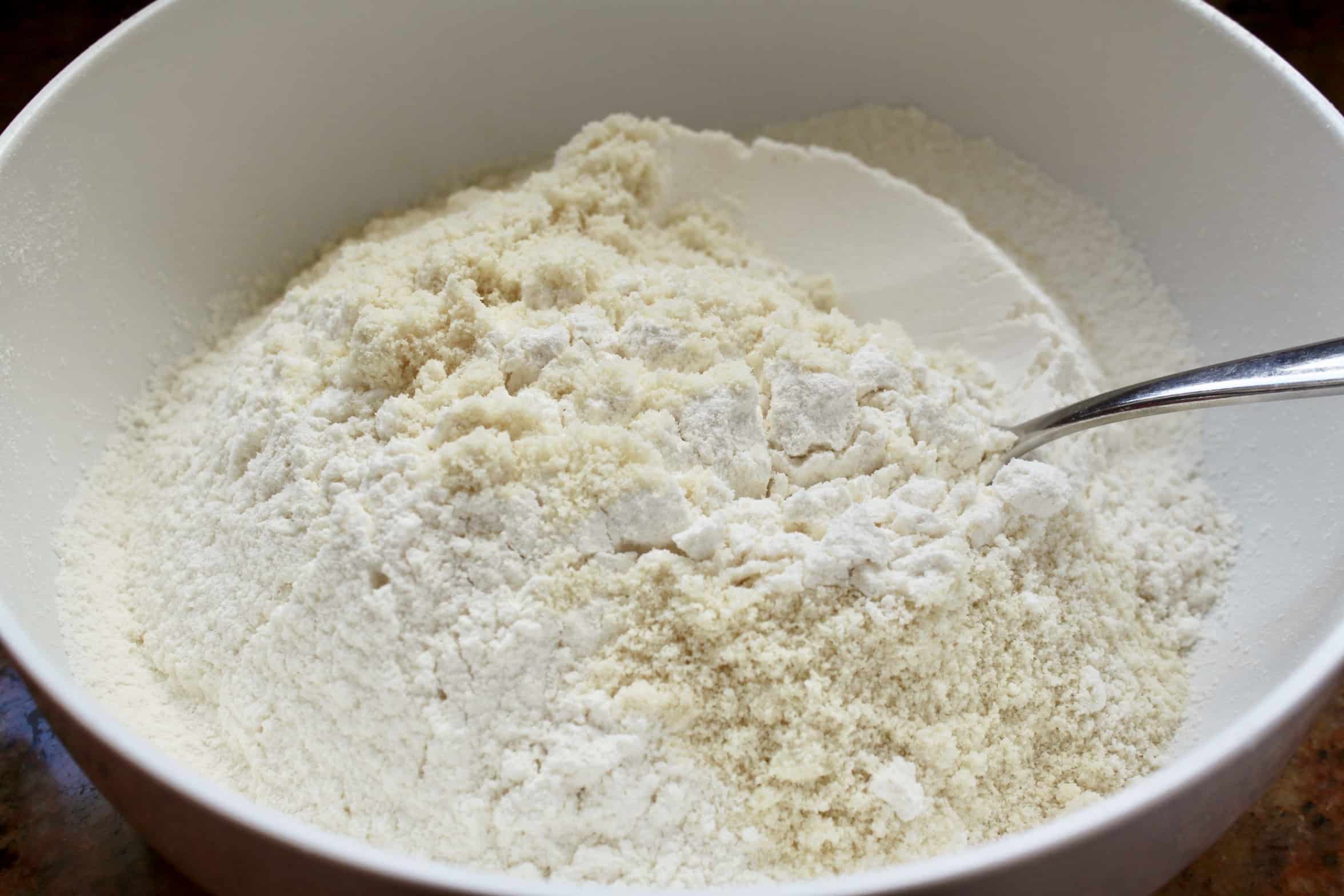 flour and ground almonds