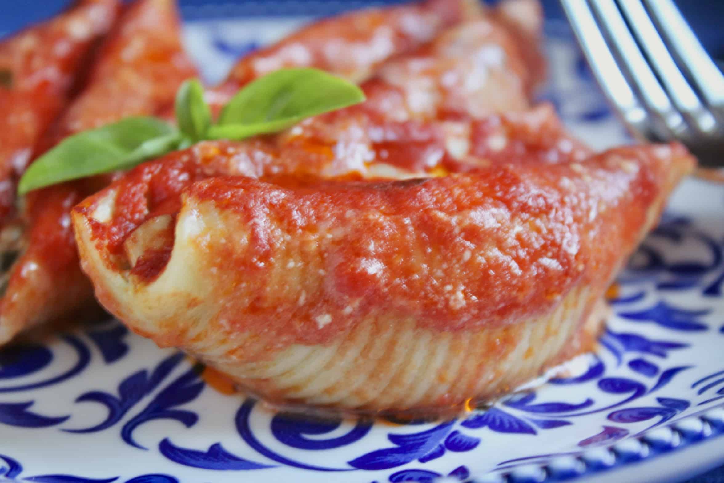 stuffed shells with spinach and ricotta