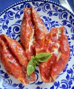 stuffed shells with spinach and ricotta