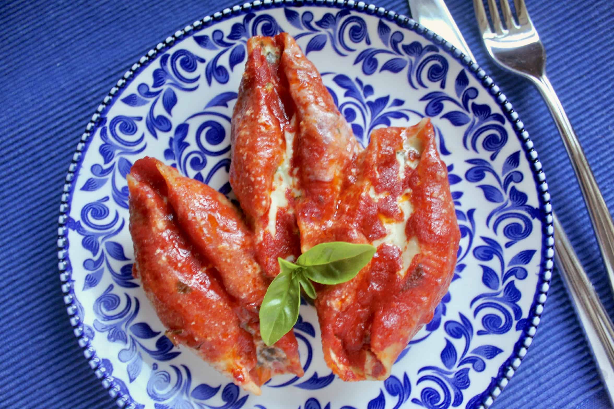 stuffed shells with spinach and ricotta