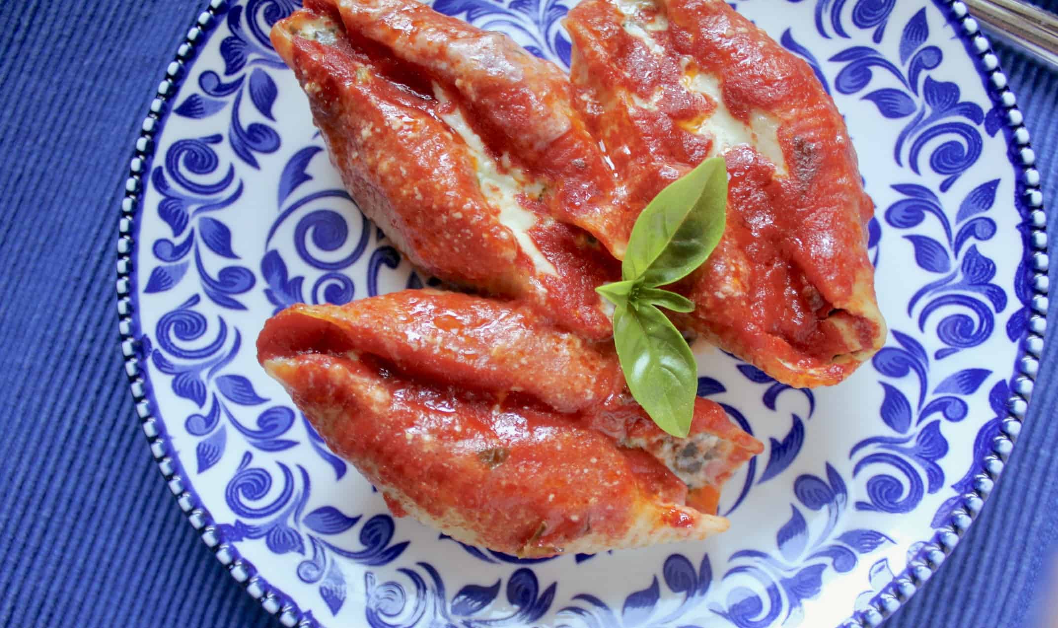 stuffed shells with spinach and ricotta