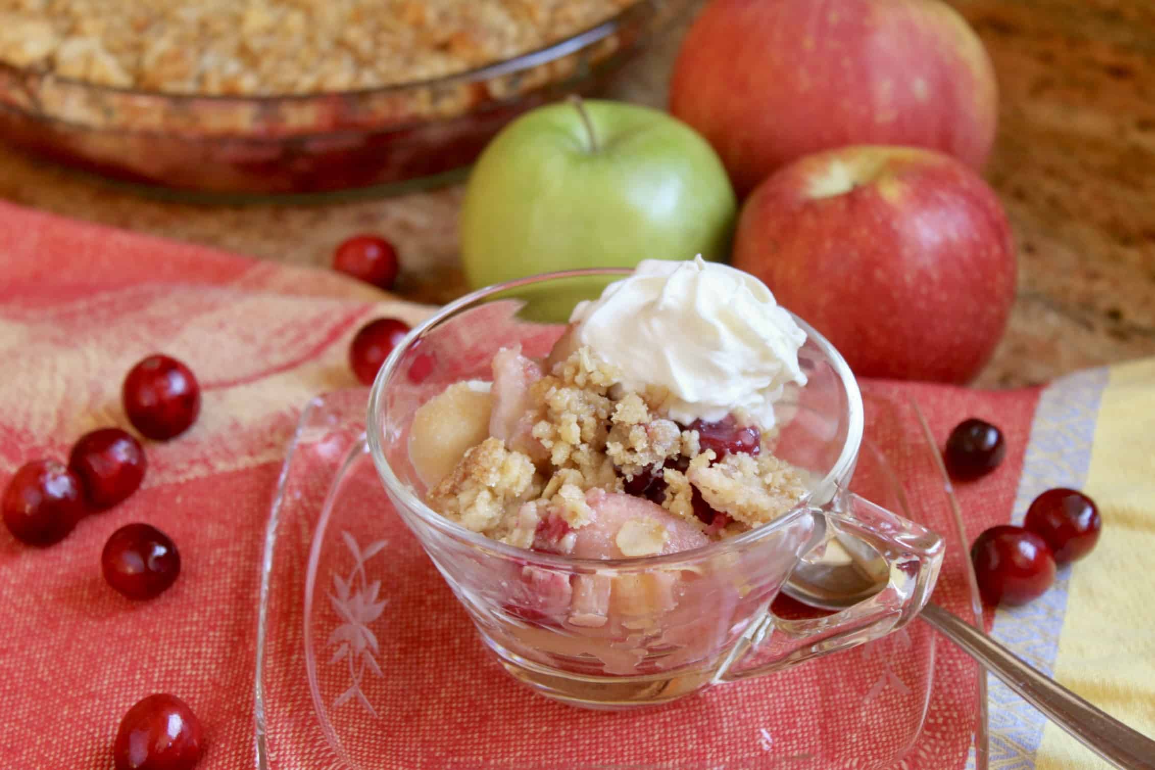 apple cranberry crisp with apples and cranberries