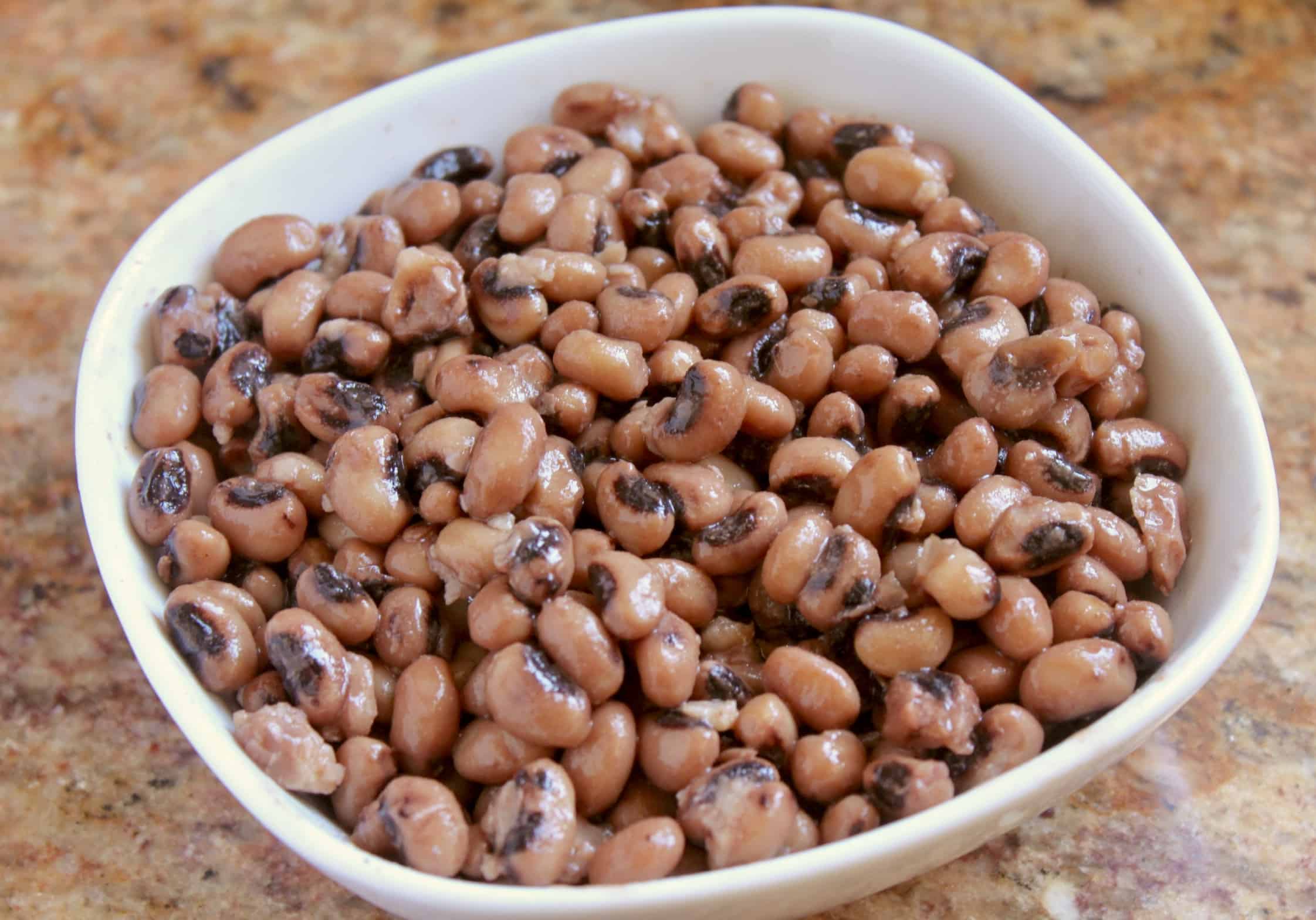 black eyed peas in a bowl