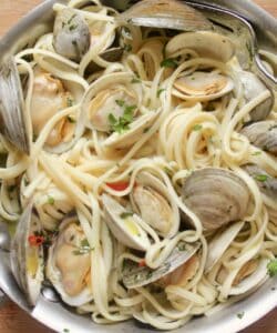 pan of linguine and clams