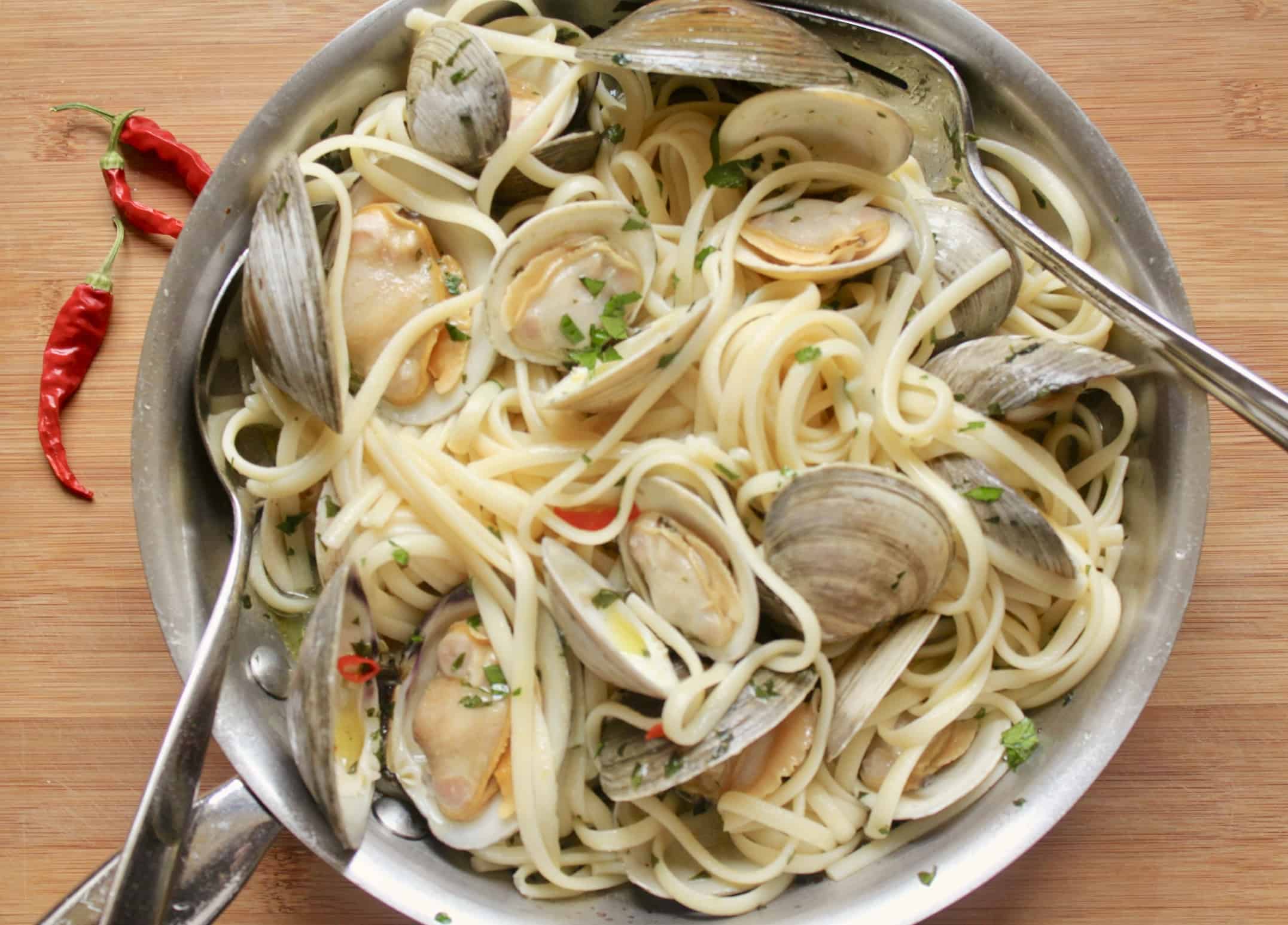 pan of linguine and clams