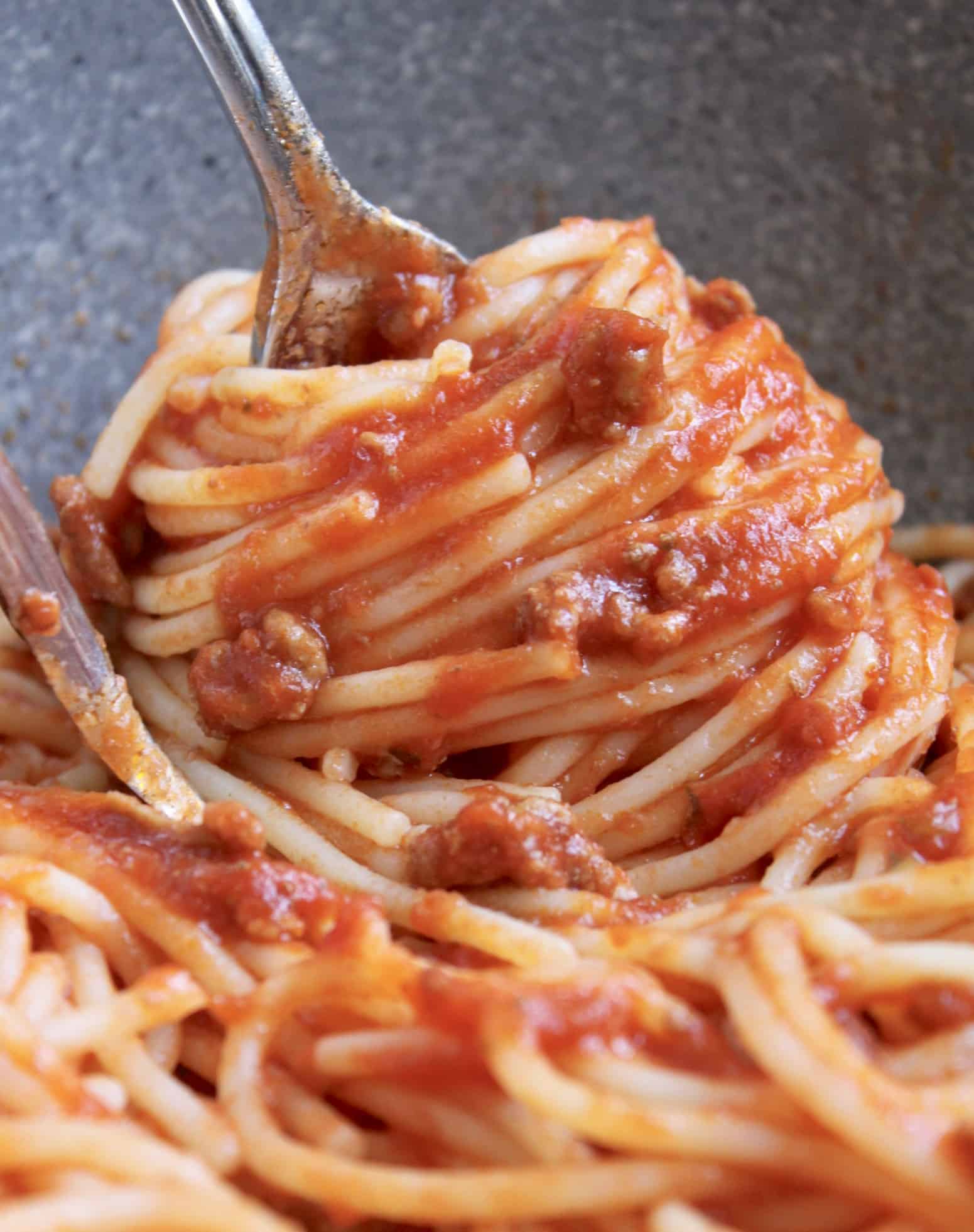 Spaghetti Sauce (Easy Italian Recipe with 6 Ingredients) - Christina's ...