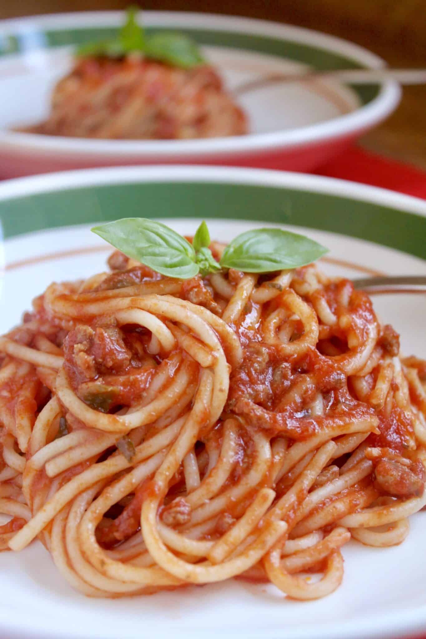 Spaghetti Sauce (Easy Italian Recipe with 6 Ingredients) - Christina's ...
