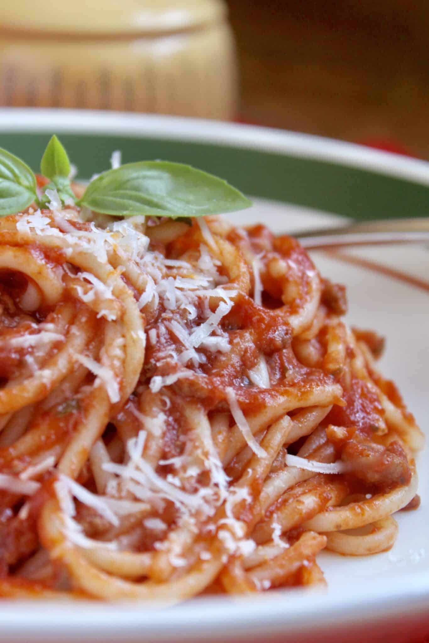 Authentic Italian Pasta Sauce - Quick Homemade Tomato Sauce - Christina ...