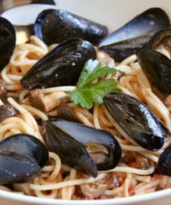 Mussel pasta in a bowl