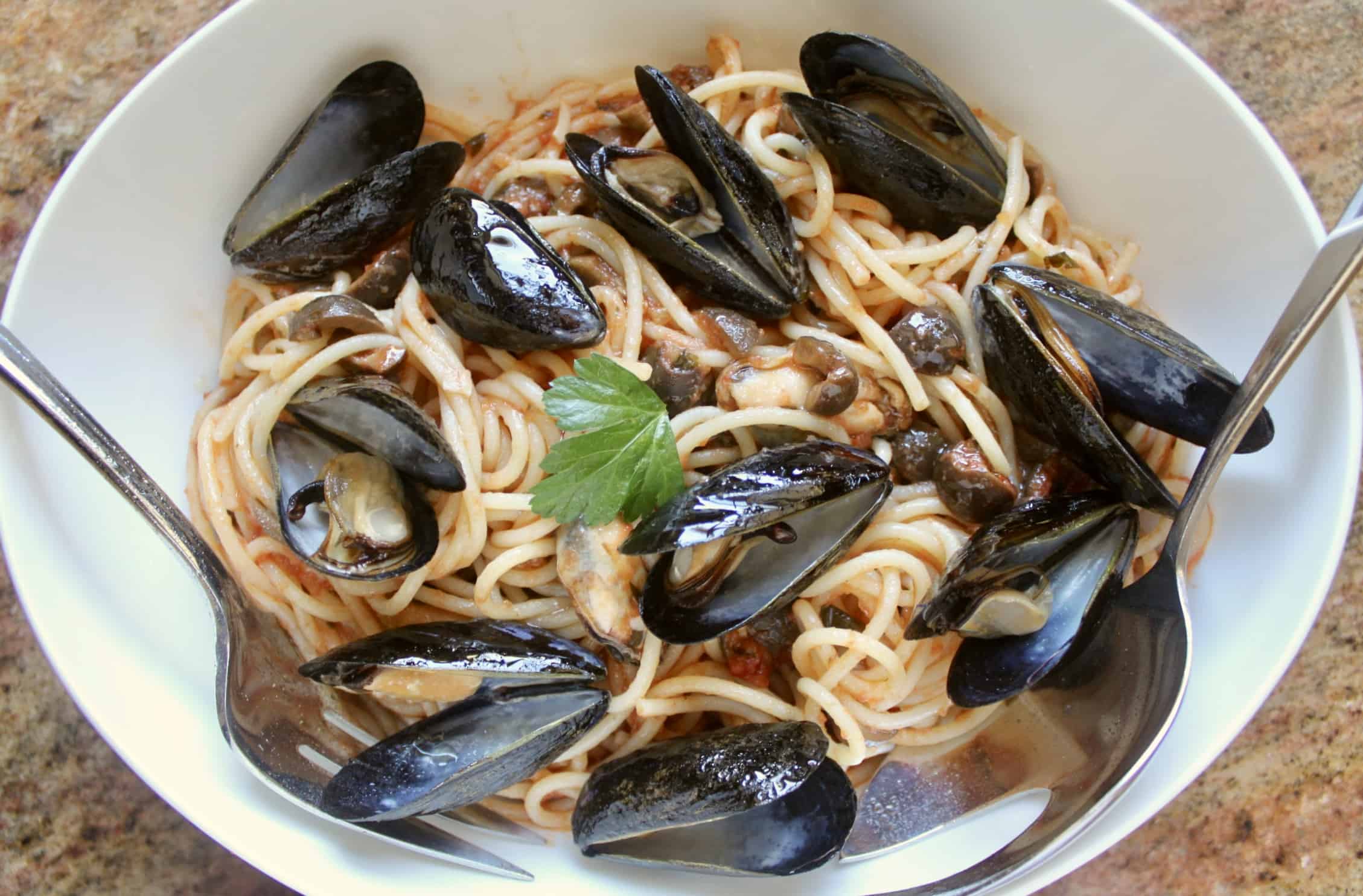 Mussel pasta in a bowl