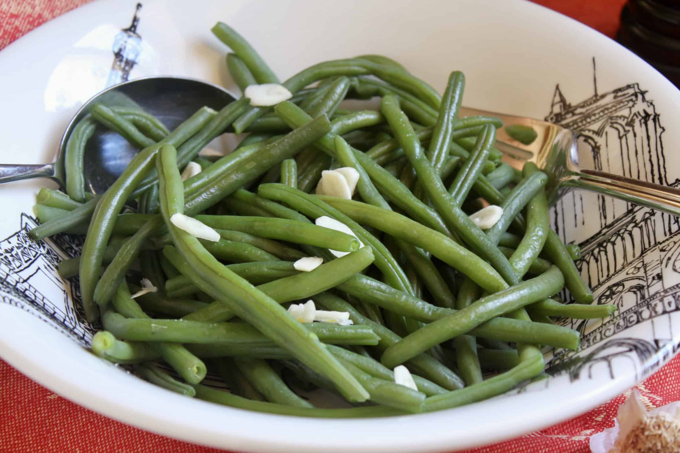 garlic in green beans