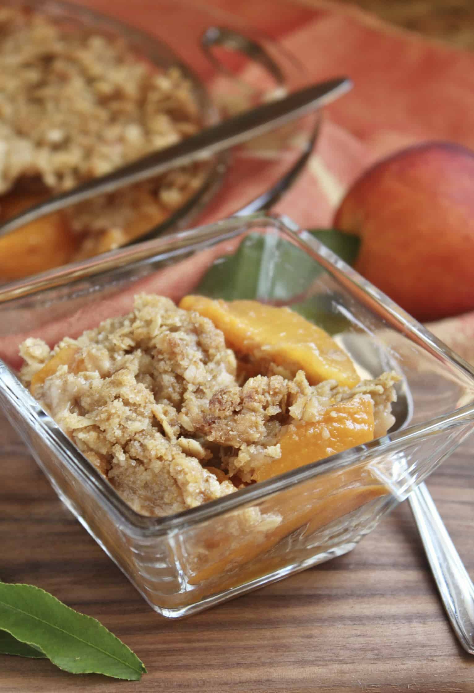 peach crisp in a bowl