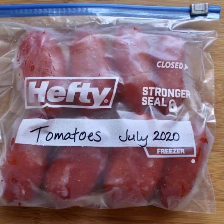How to freeze tomatoes in a freezer bag