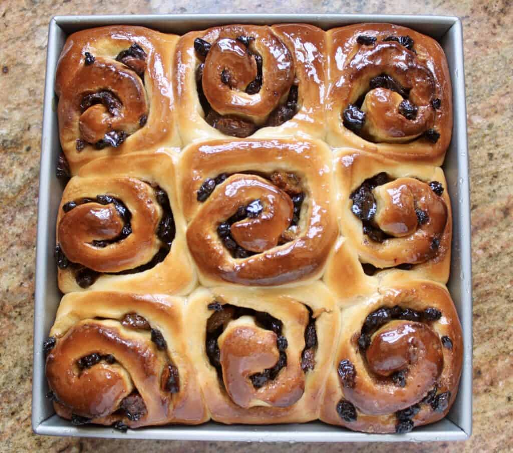 shiny buns in pan