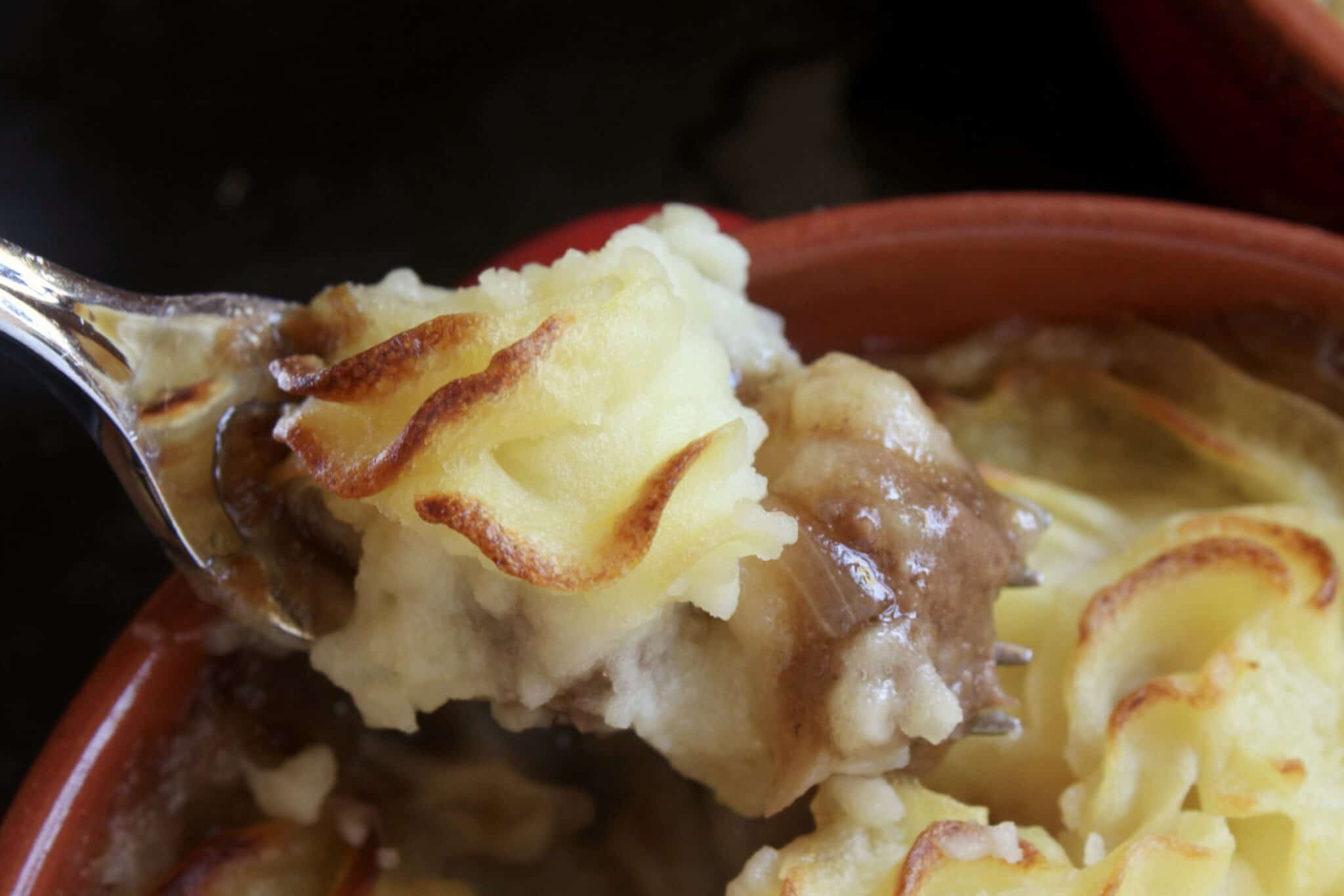 Cottage Pie (British Ground Beef and Mashed Potato Recipe) Christina