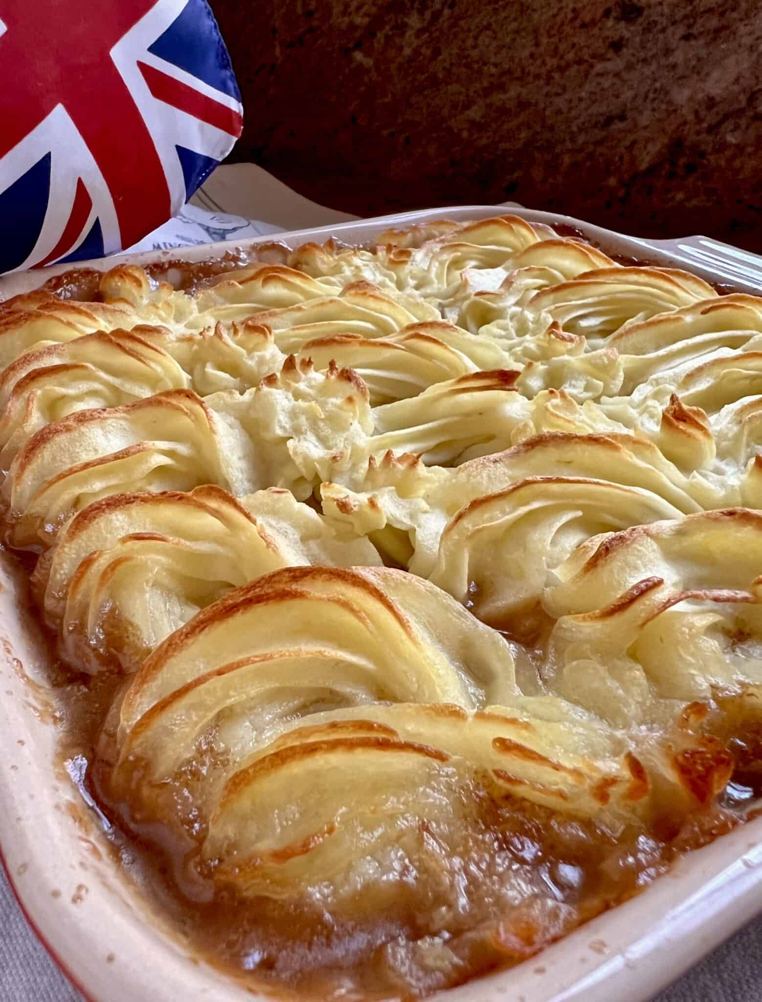 Cottage Pie (British Ground Beef and Mashed Potato Recipe) Christina