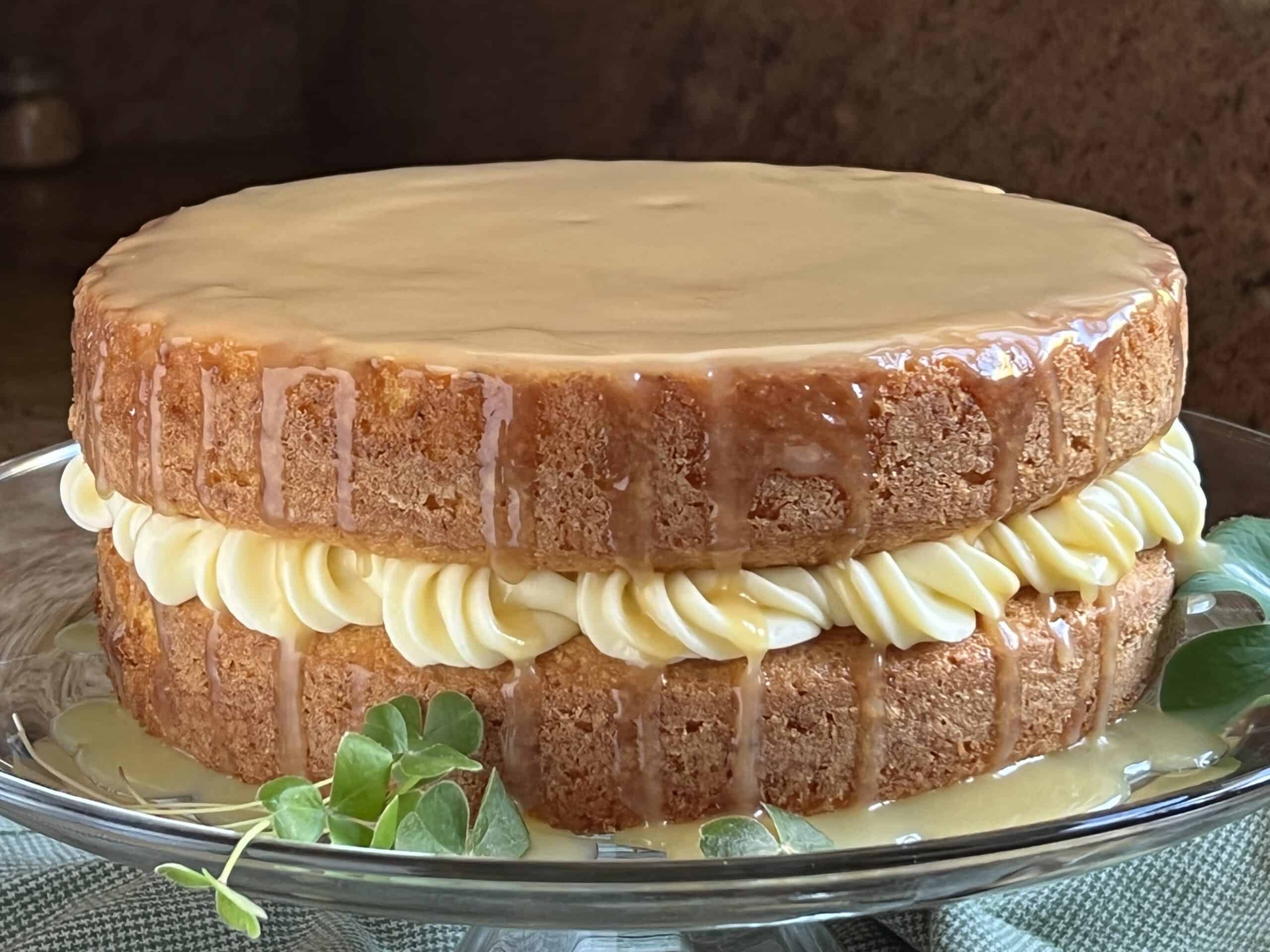 Irish whiskey cake with whiskey glaze and buttercream filling