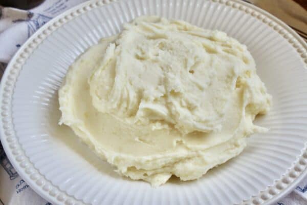 Bed of mashed potatoes
