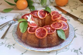 blood orange cake in bundt style
