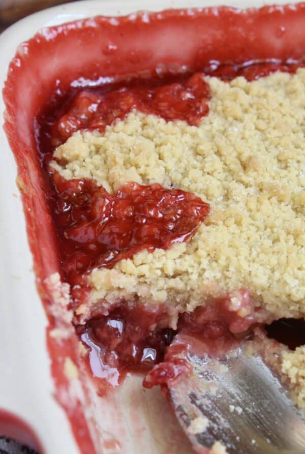 strawberry rhubarb crumble in a dish