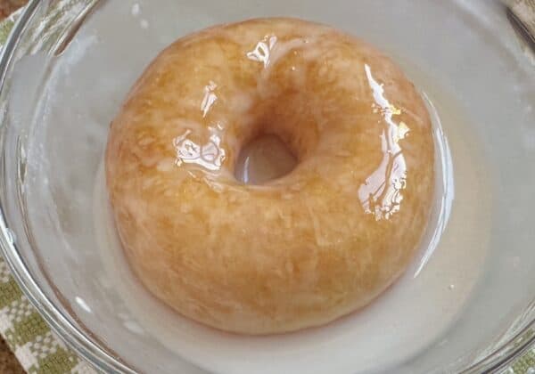 glazing a ring donut