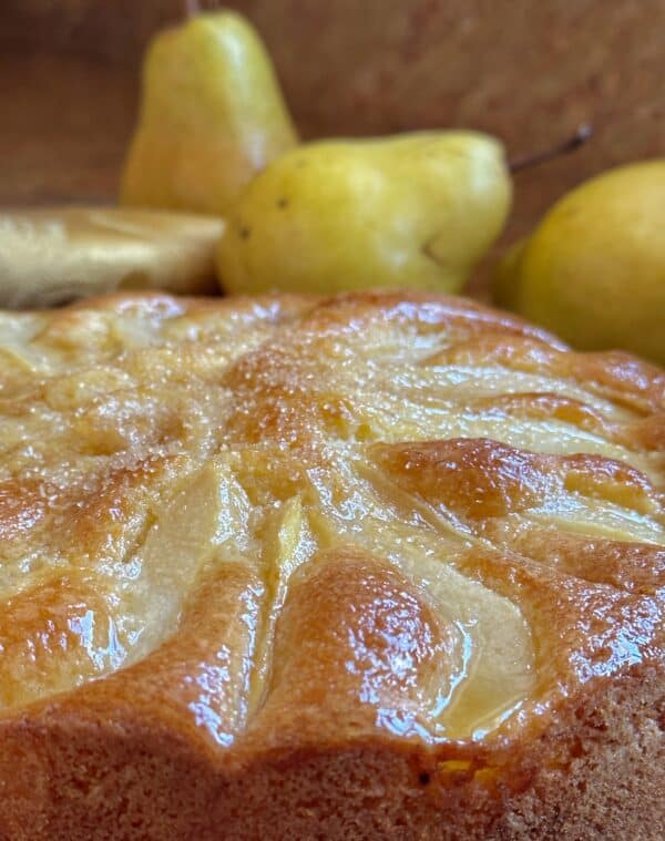 pear cake with honey and sugar
