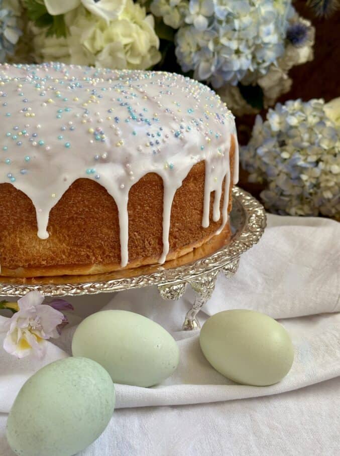 pigna di pasqua with eggs