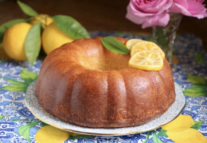 Bundt cake with lemon slices on top