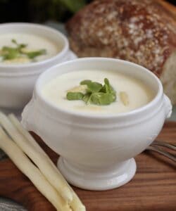 asparagus soup with bread