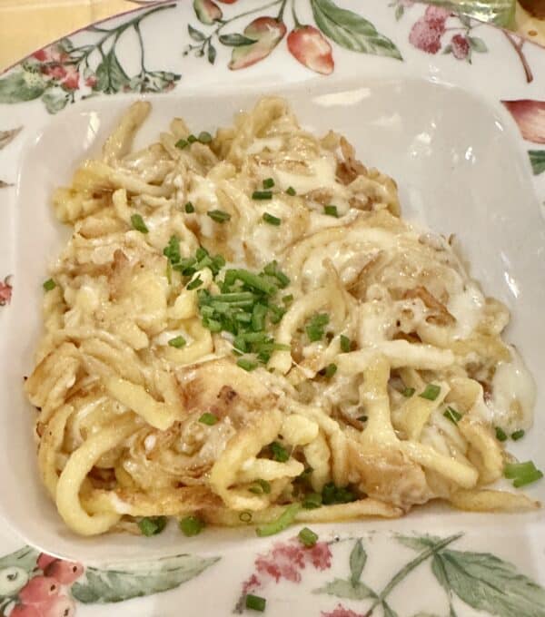 spaetzle with cheese and onion