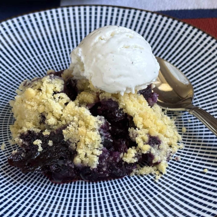 blueberry crumble on plate