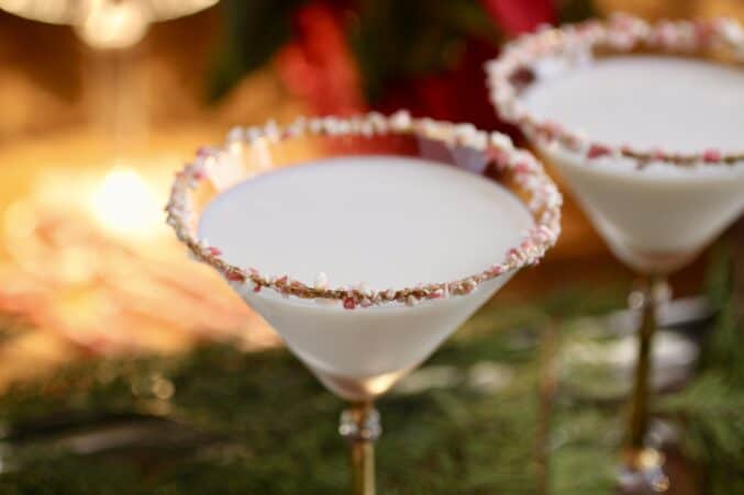 peppermint martini with glow