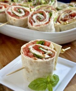 caprese pinwheel sandwich