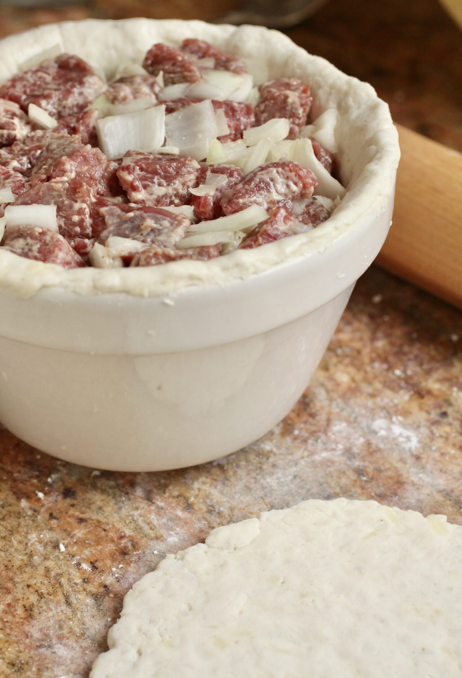 Steak Pudding (Classic British Pub Food Recipe) - Authentic Italian ...