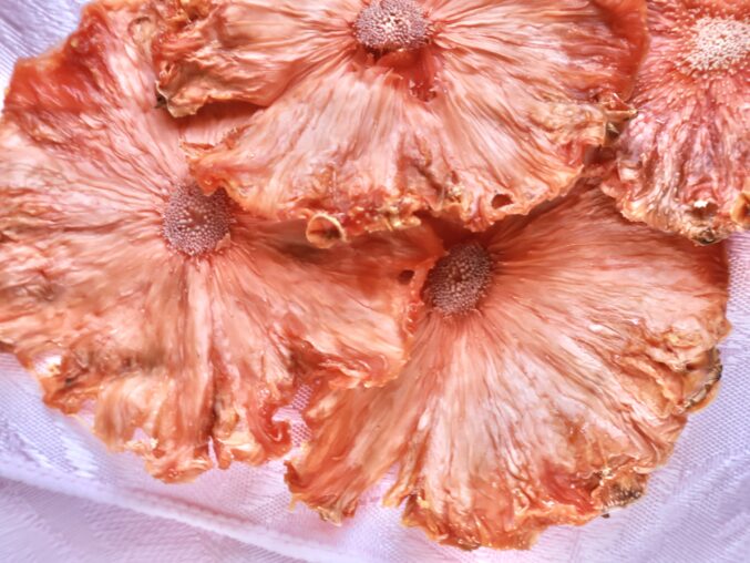 dehydrated pineapple slices
