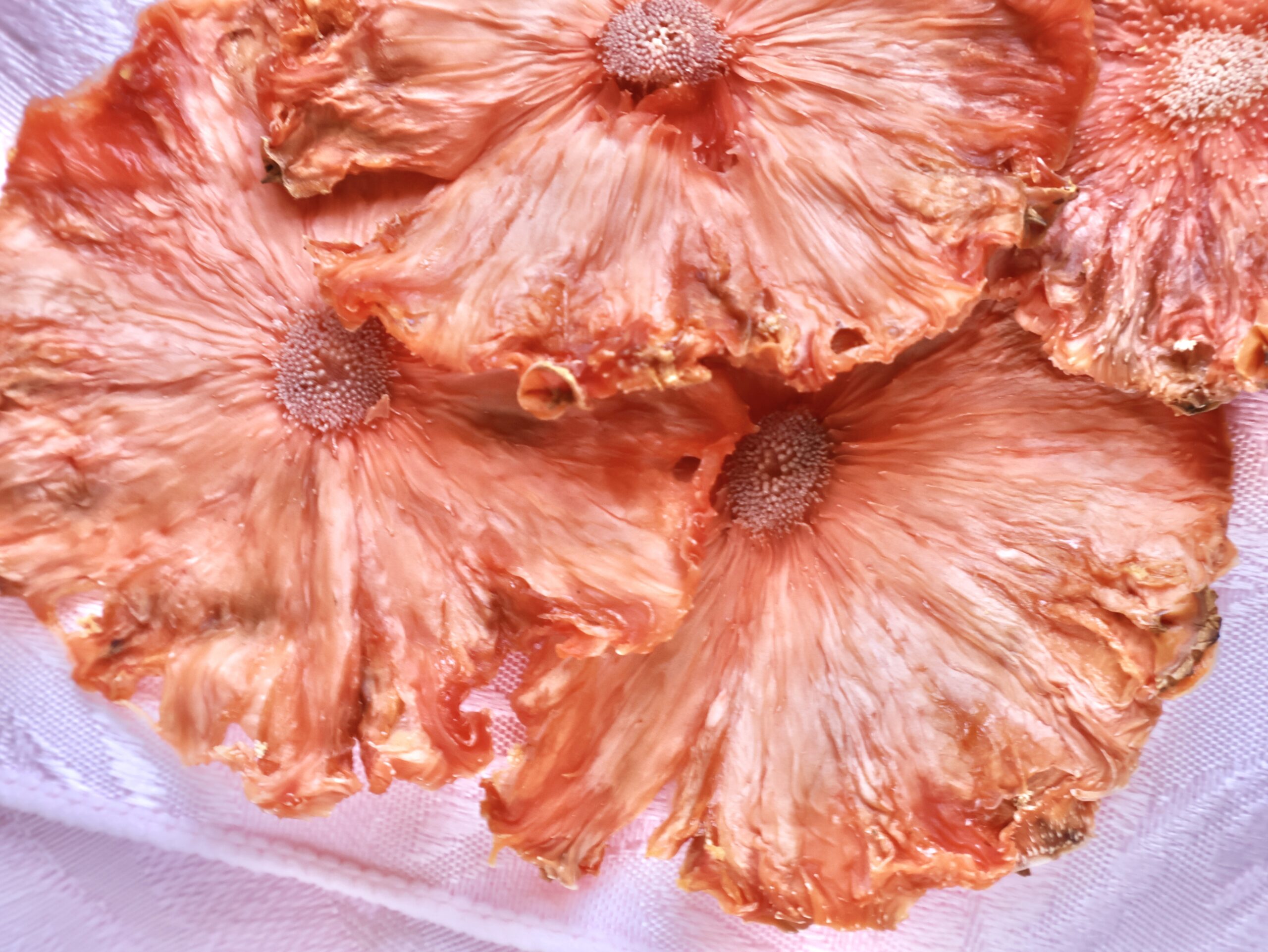 dehydrated pineapple slices