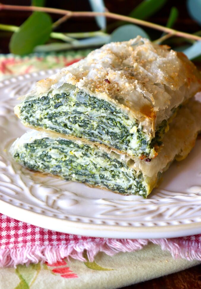 spinach and ricotta rolls with phyllo