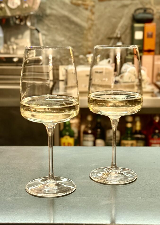 2 glasses of Prosecco