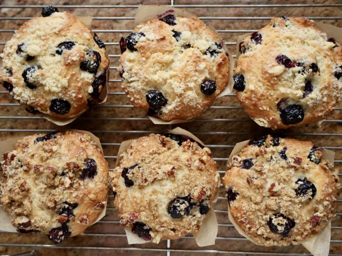 blueberry crumble baked muffins