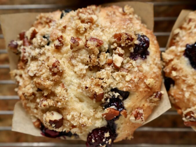 blueberry crumble muffin
