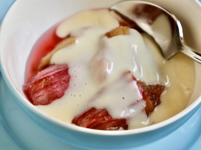 rhubarb and custard in a blue bowl