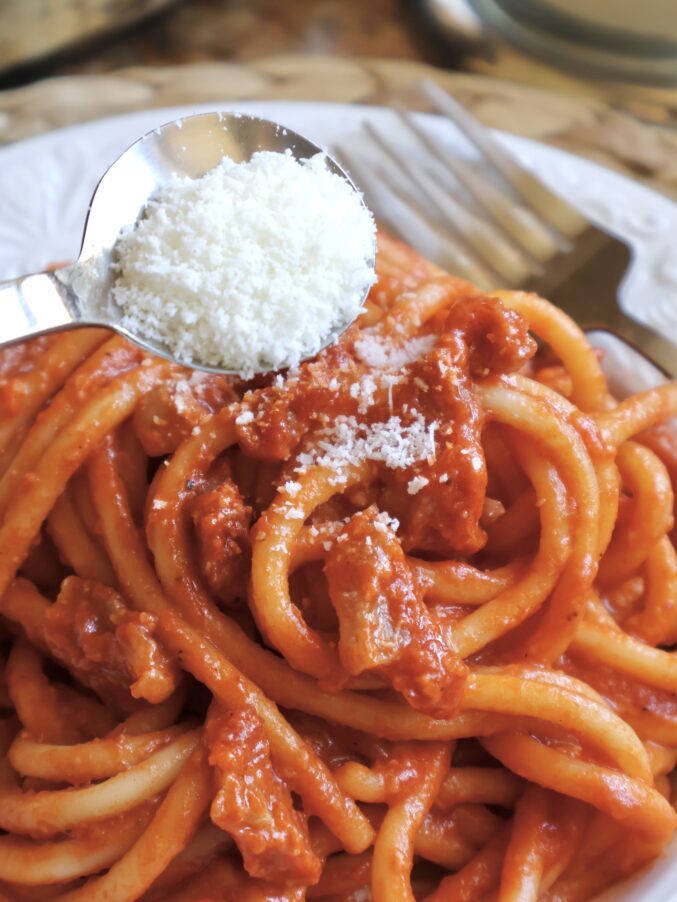 adding pecorino to Amatriciana