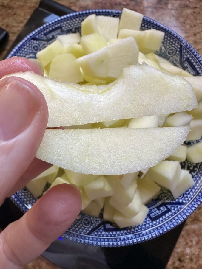 chopping apples