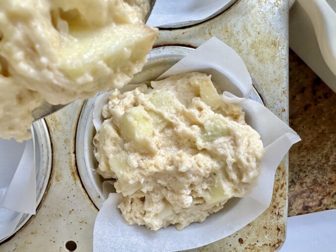 filling muffin cup