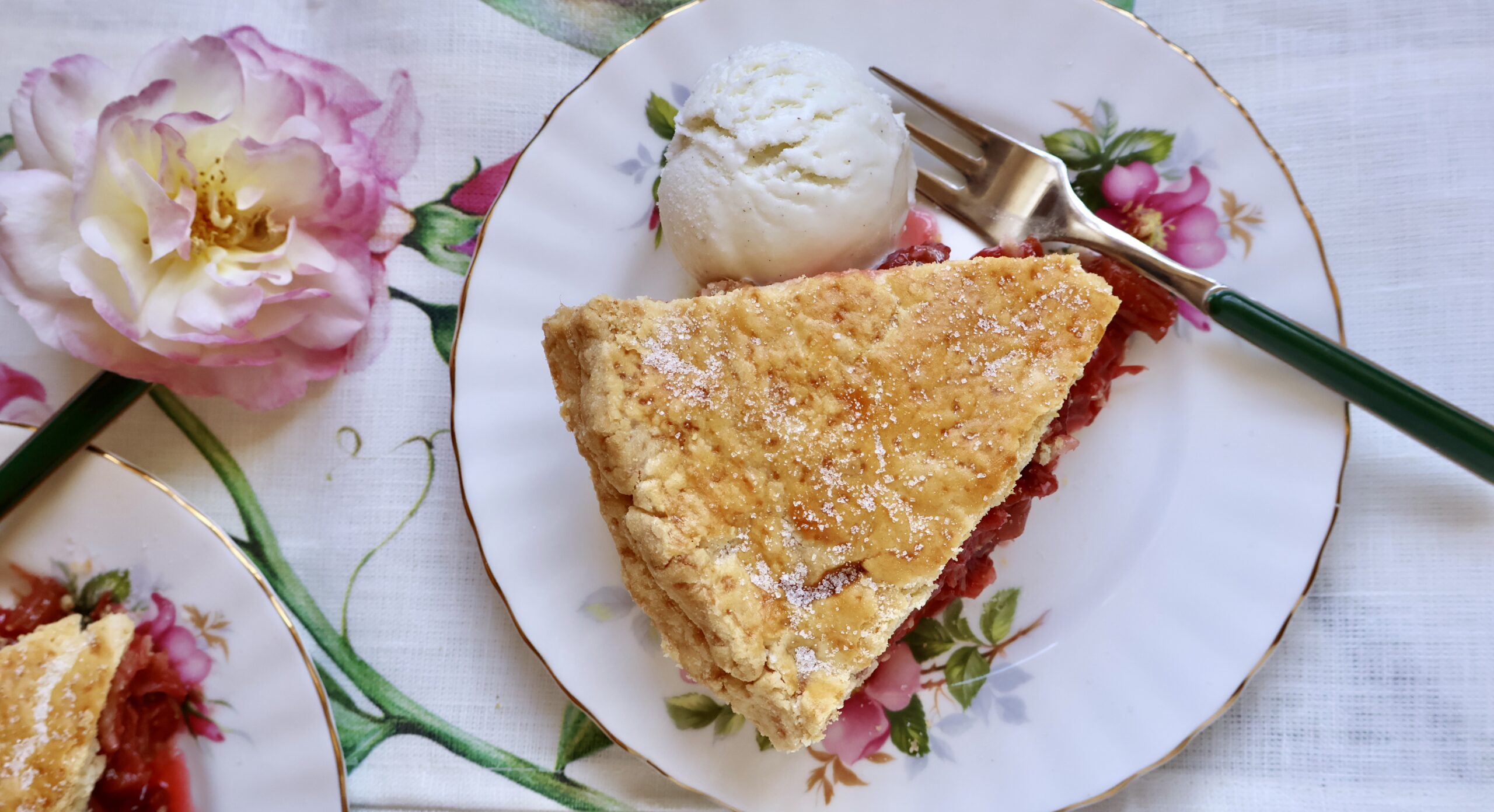 The Best Strawberry Rhubarb Pie Recipe (Perfection Every Time)