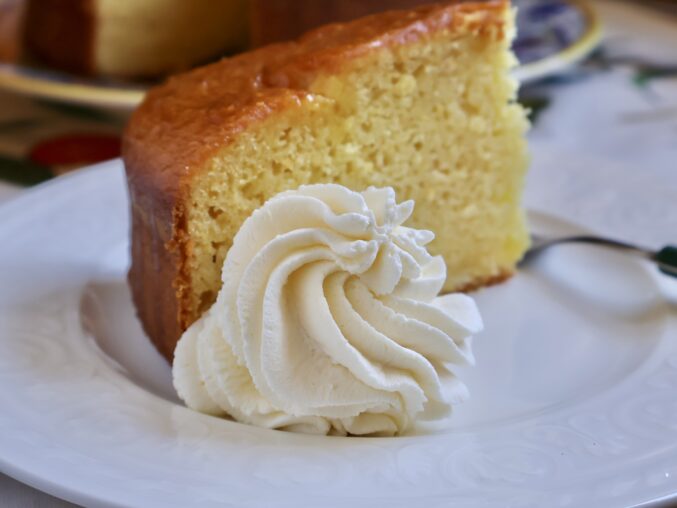 cake with mascarpone cream