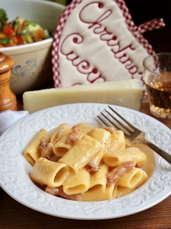 rigatoni carbonara hero