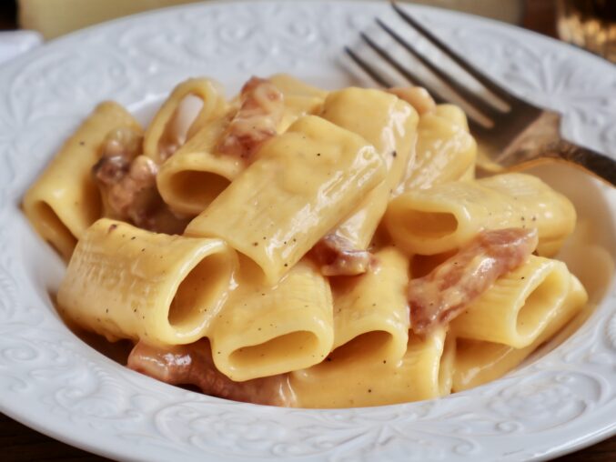 rigatoni alla carbonara in a bowl