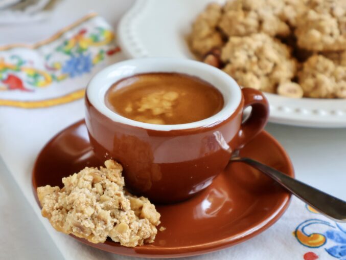 brutti ma buoni with an espresso
