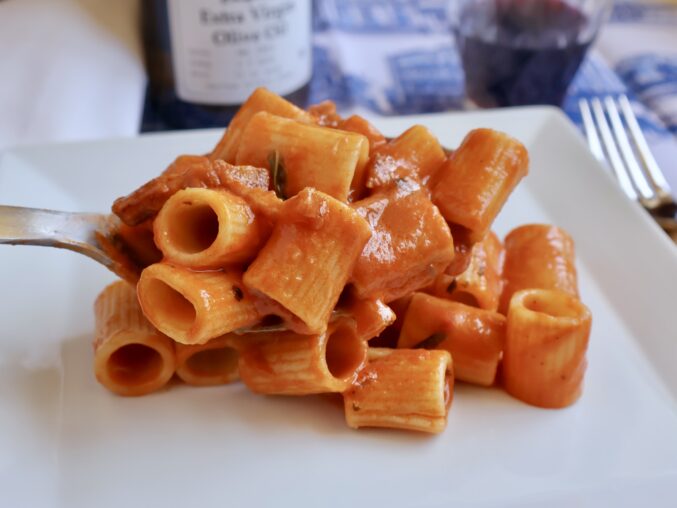 serving pasta with spoon